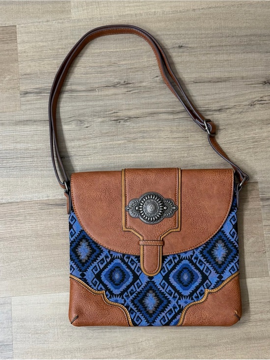 Justin Boots Handbags - Women’s Western-style crossbody bag by Justin Boots